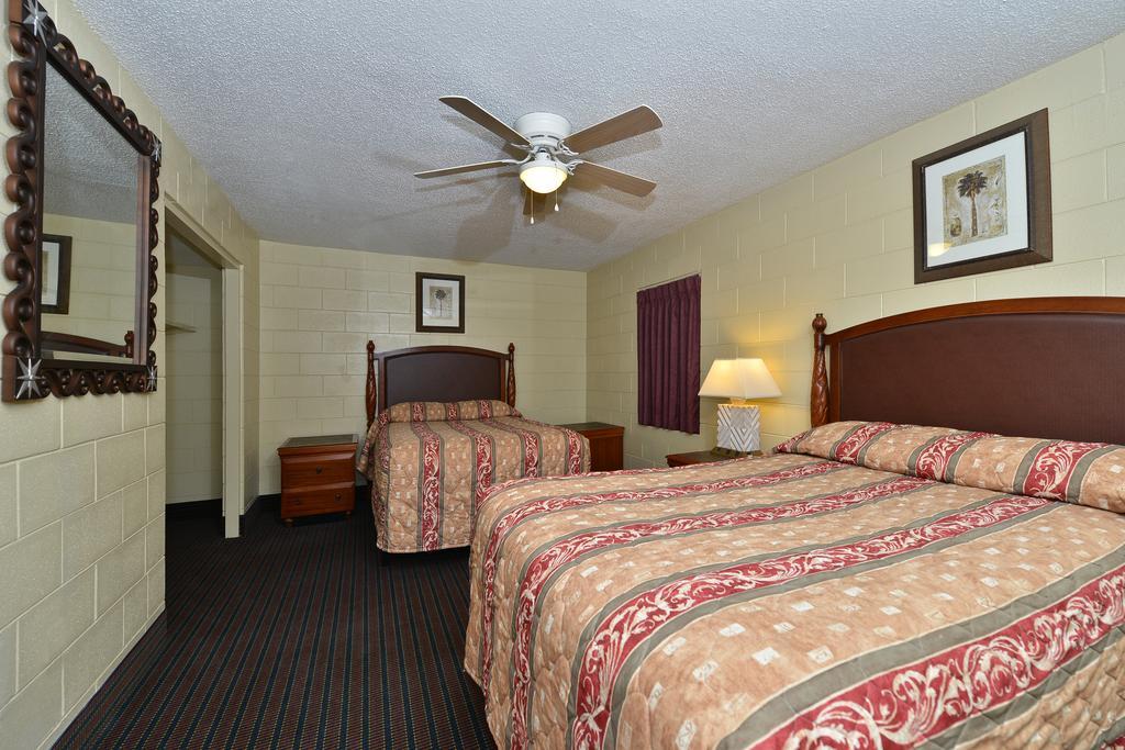 Savannah Inn And Suites Savannah Port Area Cameră foto